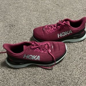 HOKA Profly